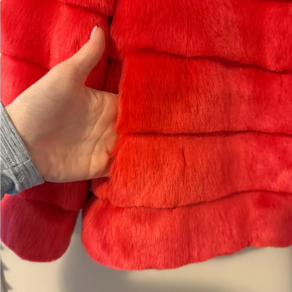 [SCRIPTED] Tiered Faux Fur Jacket in Brilliant Poppy - Picture 7 of 12